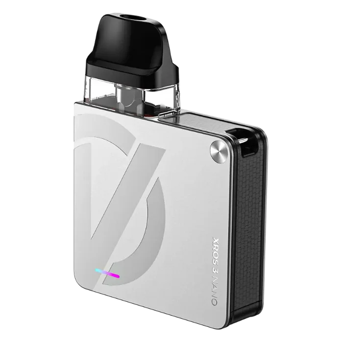 Vaporesso XROS 3 Nano Pod Kit in Silver – compact pod vape kit with built-in battery and refillable pods.